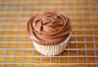 Cómo hacer Crema de Trufa para rellenar Tartas o decorar Cupcakes