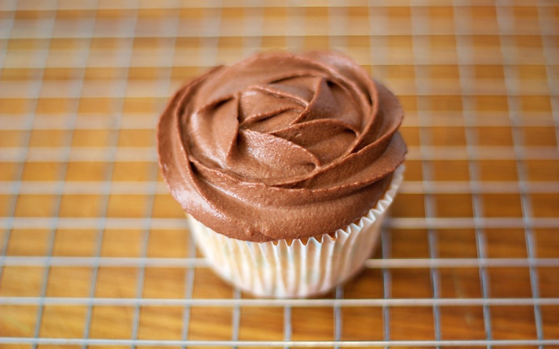 Cómo hacer Crema de Trufa para rellenar Tartas o decorar Cupcakes