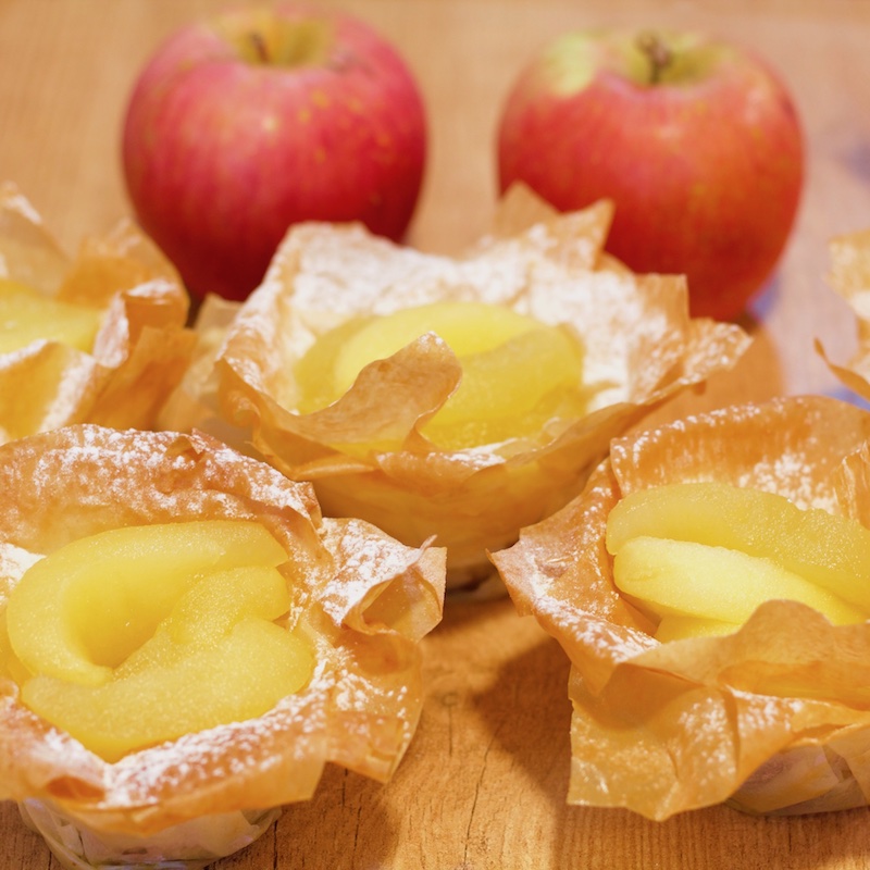 tartaletas de pasta filo con manzanas