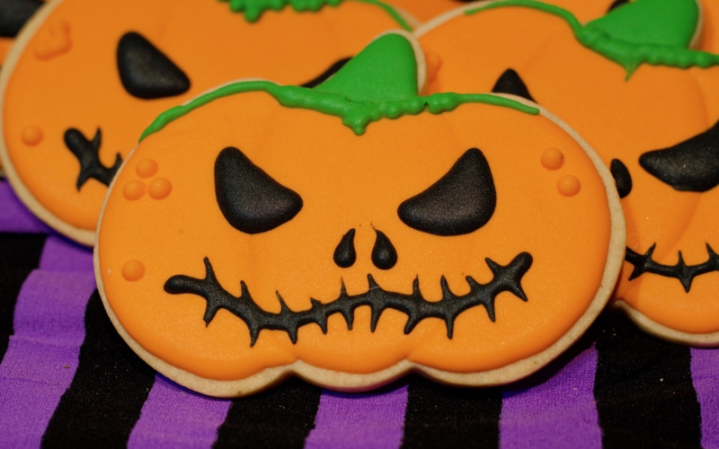 Galletas de Calabaza de Halloween. Decoración con volumen usando glasa.