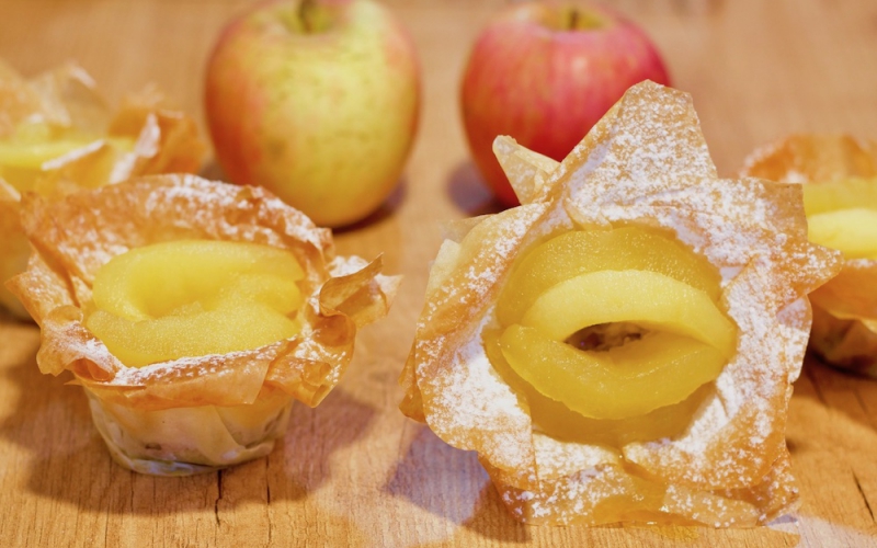 Tartaletas de pasta filo con manzanas